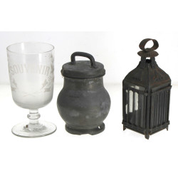 Lot comprenant un grand verre gravé Souv