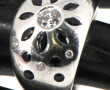 Importante bague jonc en or gris 18 cts 