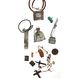 Lot de bijoux fantaisie (2 bagues 4 coll