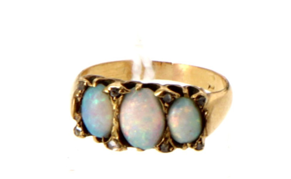 Bague ancienne en or jaune 18 cts, et 3 