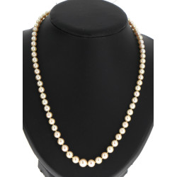 Collier de 71 perles de culture en chute