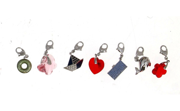 SWAROVSKI - Lot de 7 charms en métal et 