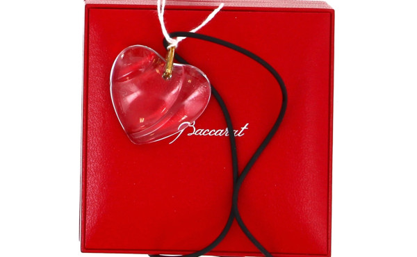 BACCARAT - Pendentif cœur en cristal tra