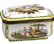 Coffret en faïence fine et métal doré à 