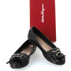 SALVATORE FERRAGAMO - Paire de mocassins