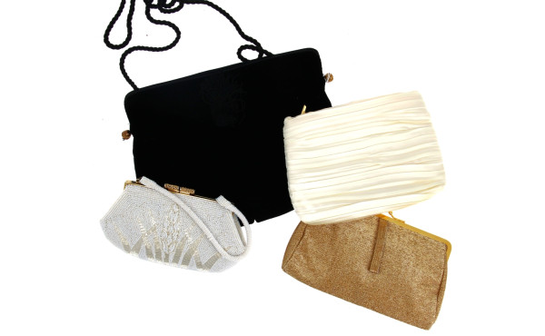 4 pochettes de soirée dont Estée Lauder 