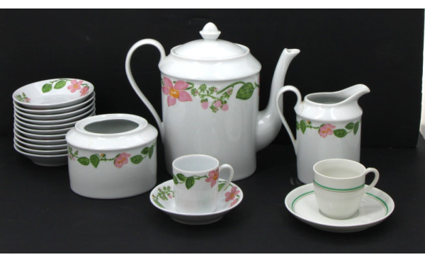 Service à café en porcelaine blanche déc