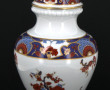Potiche couverte en porcelaine blanche e