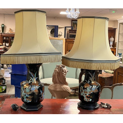 Paire de lampes décoratives dans le goût