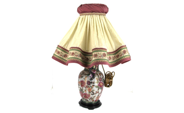 Lampe décorative, base en forme de vase,