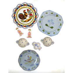 QUIMPER - Lot de faïences polychromes : 
