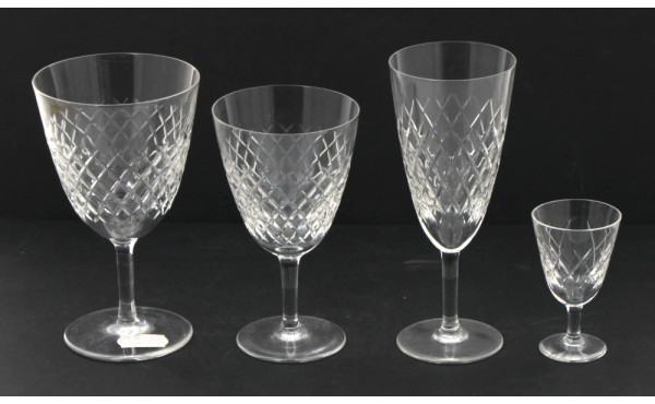 Service de verres à pied en cristal à dé