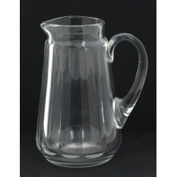 BACCARAT - Broc à eau en cristal, signé,
