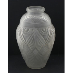 LEUNE - Vase en verre pressé moulé dépol