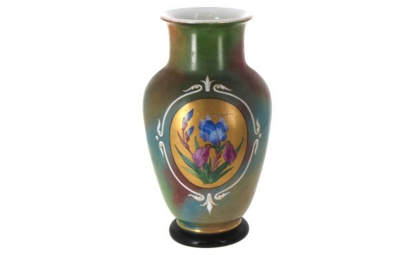 Vase en opaline peinte à décor d'iris po