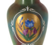 Vase en opaline peinte à décor d'iris po