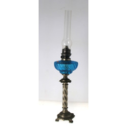 Lampe à pétrole ancienne en métal et rés