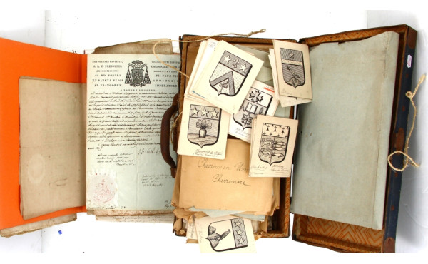 HERALDIQUE - GENEALOGIE - Valisette anc