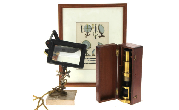Petit microscope ancien en coffret bois 