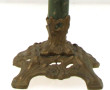 Lampe à pétrole ancienne, réservoir en v
