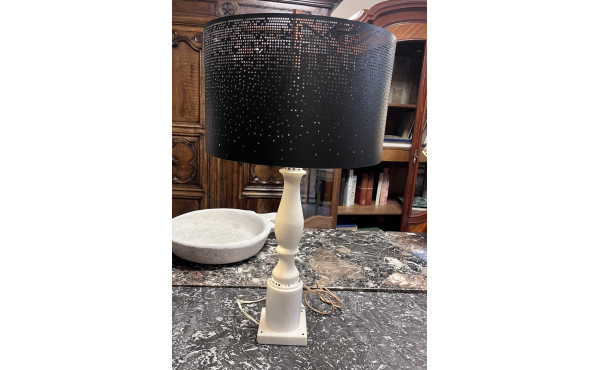 Petit lampadaire moderne H 141 cm et une