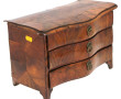 Petite commode de maîtrise en noyer, ouv