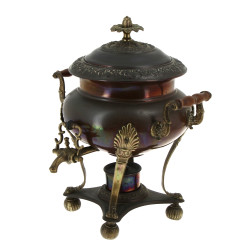 Petit samovar à décor de fleurs, palmett