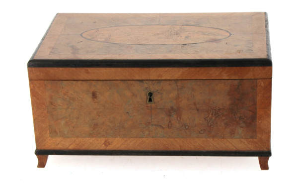 Coffret ancien en placage et marqueterie