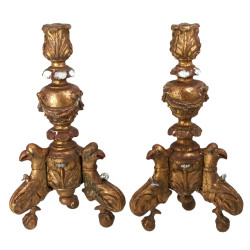 Paire de flambeaux anciens en bois sculp