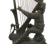 Jeune joueur de harpe, sujet en métal co