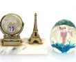 Lot comprenant un presse papier en verre