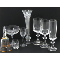 Service de verre à pied comprenant 10 fl