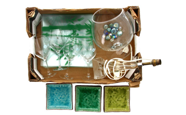 LOT de verrerie - 6 assiettes modernes 