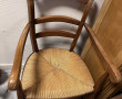 2 fauteuils paillés en bon état dépareil