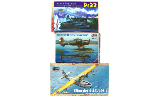 3 maquettes vintages d'hydravions 1/72