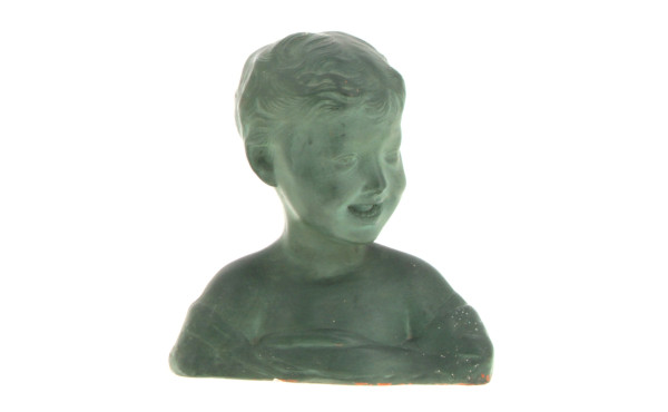 Buste d'enfant souriant en terre cuite p