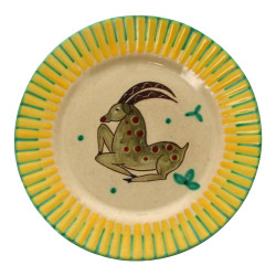 Assiette en faïence à décor d'un cervidé