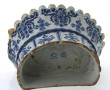 Bouquetière ancienne en faïence à décor 