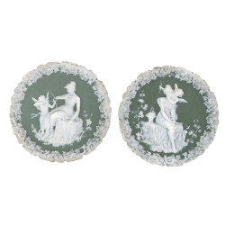 Dans le goût de WEDGWOOD - Paire de méda