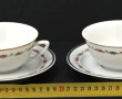 Deux paires de déjeuner avec sous-tasses