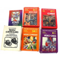 ATARI - Lot comprenant 4 jeux, un petit 