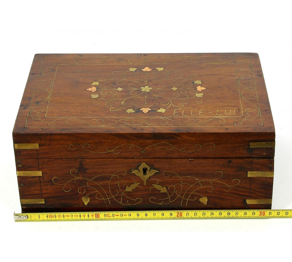 Boîte à bijoux en bois exotique