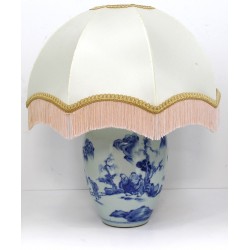 CHINE Xxème - Vase en porcelaine décor b
