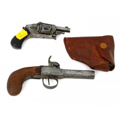 Trois révolvers et pistolet XIXe