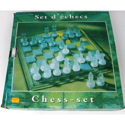 Deux jeux d'échecs en boîtes d'origine