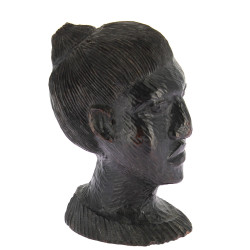Tête d'homme en bois sculpté noir, trava