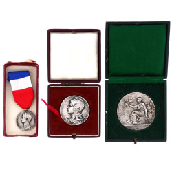2 médailles anciennes en bronze argenté,