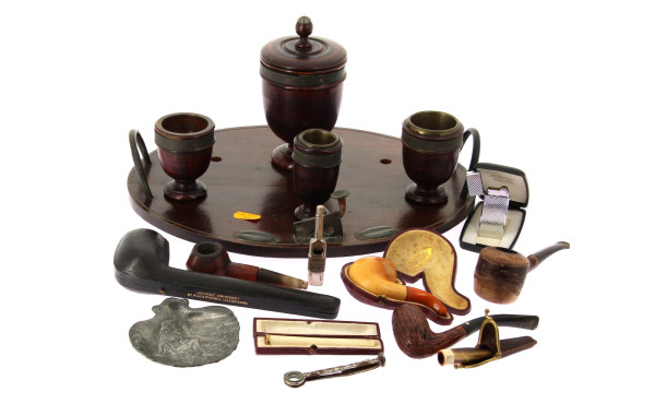 Necessaire de fumeur ancien en bois sur 