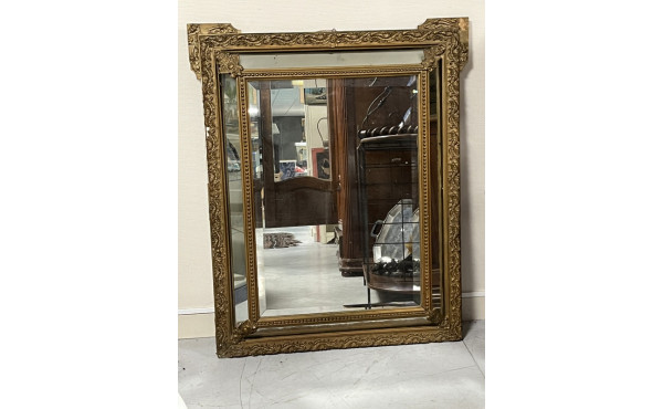 Grand miroir à encadrement en bois et st