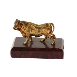 "Taureau", sujet en bronze doré, H 5 x L